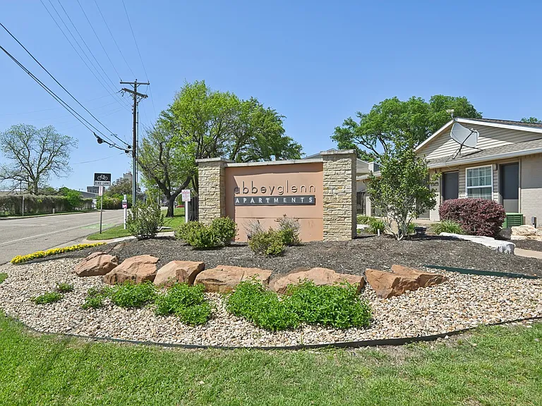 Abbey Glenn Apartments — Photo 18