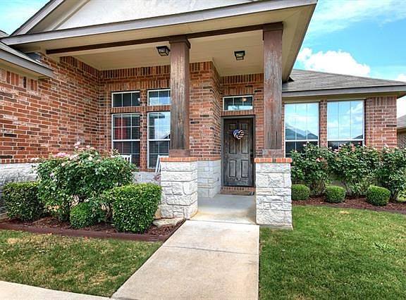 5th image of 215 Hendelson Ln