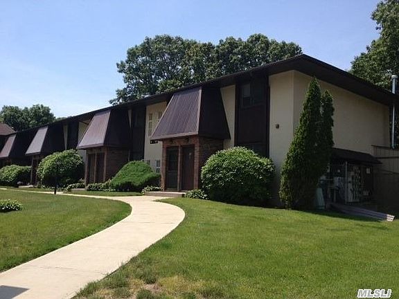 2nd image of 15 Redwood Ct