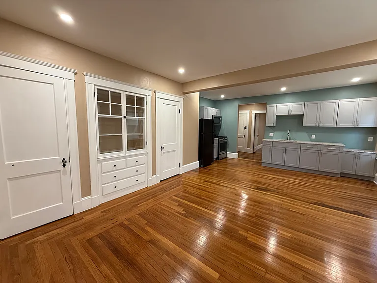 4029 Washington St #1-R — Photo 4