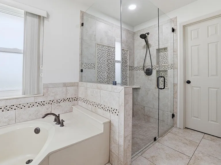15600 Rolling Meadows Cir — Photo 20