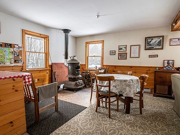 5th image of 31 Birch Hill Ln