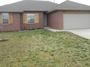 767 S Fellows Dr, Nixa, MO 65714