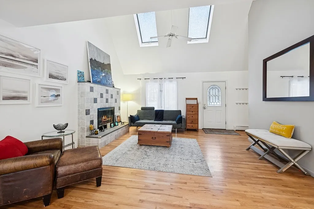Welcome To Your Paradise Hamptons Home! — Photo 4