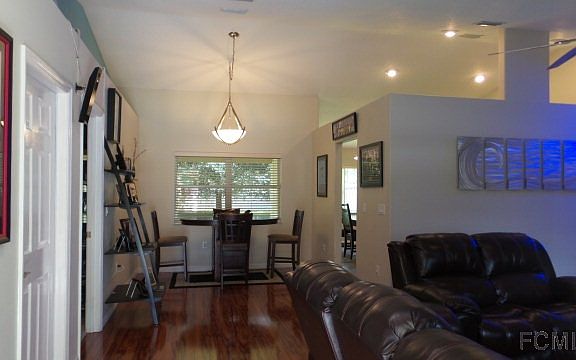 4th image of 61 Pine Grove Dr