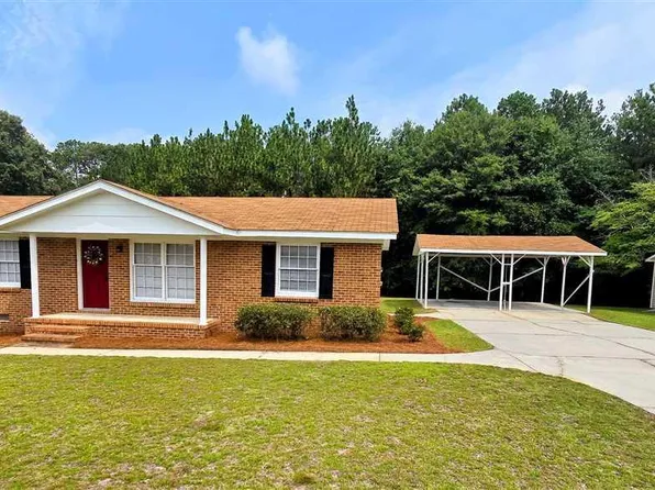 1746 Hillview Dr, Hartsville, SC 29550