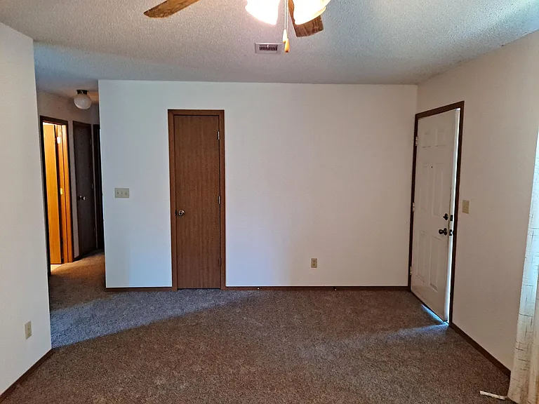 313 McKennon Ct — Photo 3