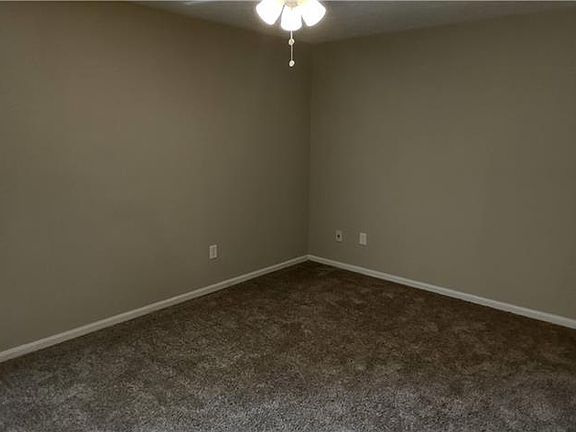 5th image of 4411 Sue Dr