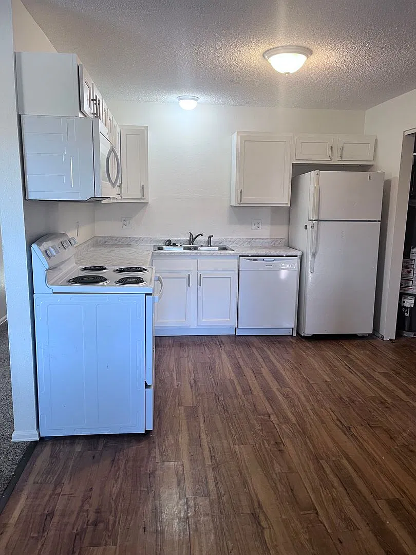 127 W 45TH Street — Photo 2