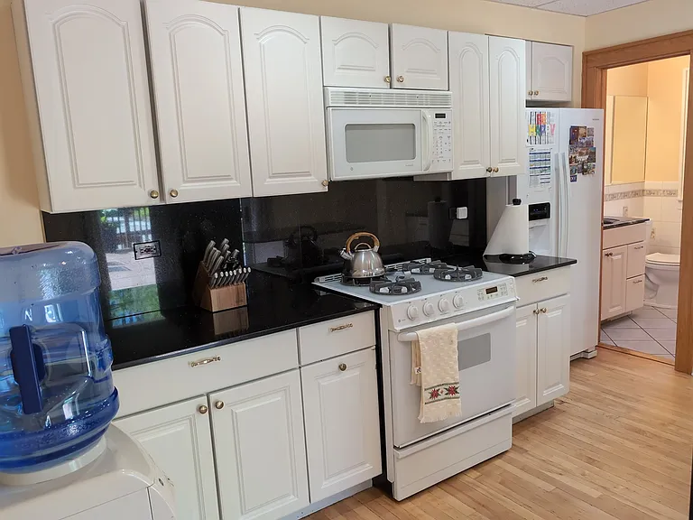 417 N Hough St — Photo 25