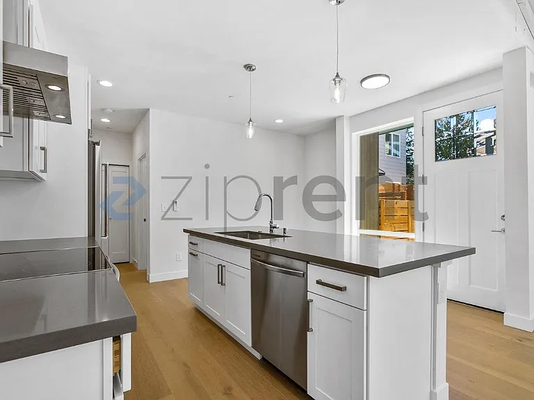 10213 40th Ave SW #C — Photo 10
