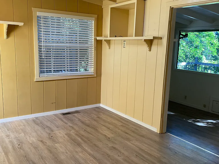 10030 Riverside Dr — Photo 9