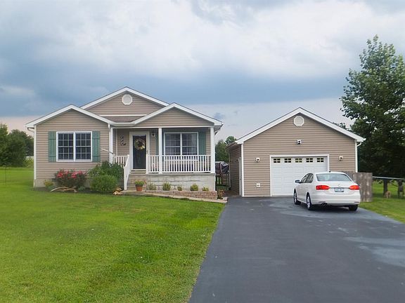 2nd image of 132 Stone Creek Dr