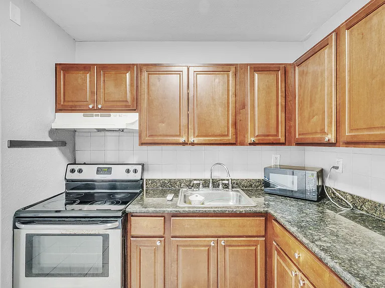 626 SW 14th Ave #108 — Photo 22