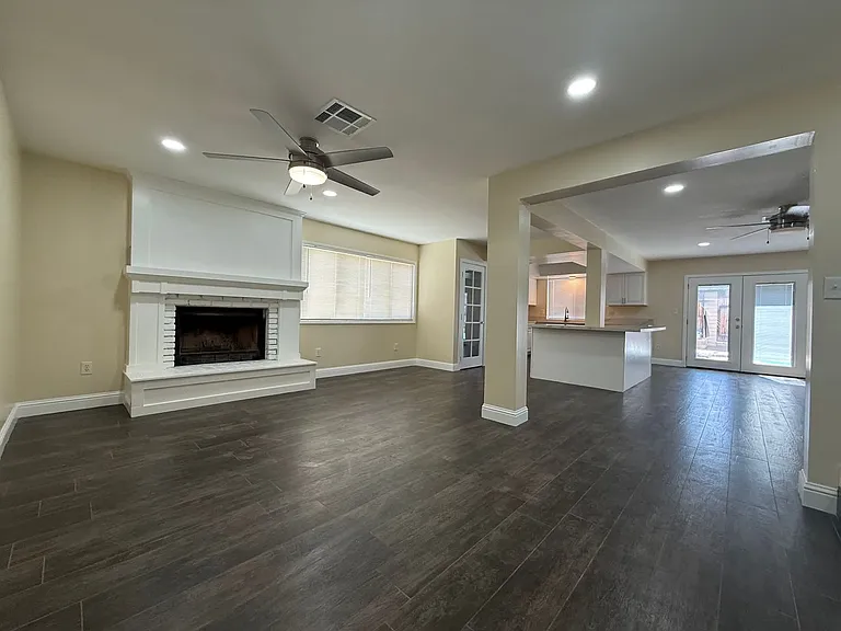 419 Sierra St — Photo 2
