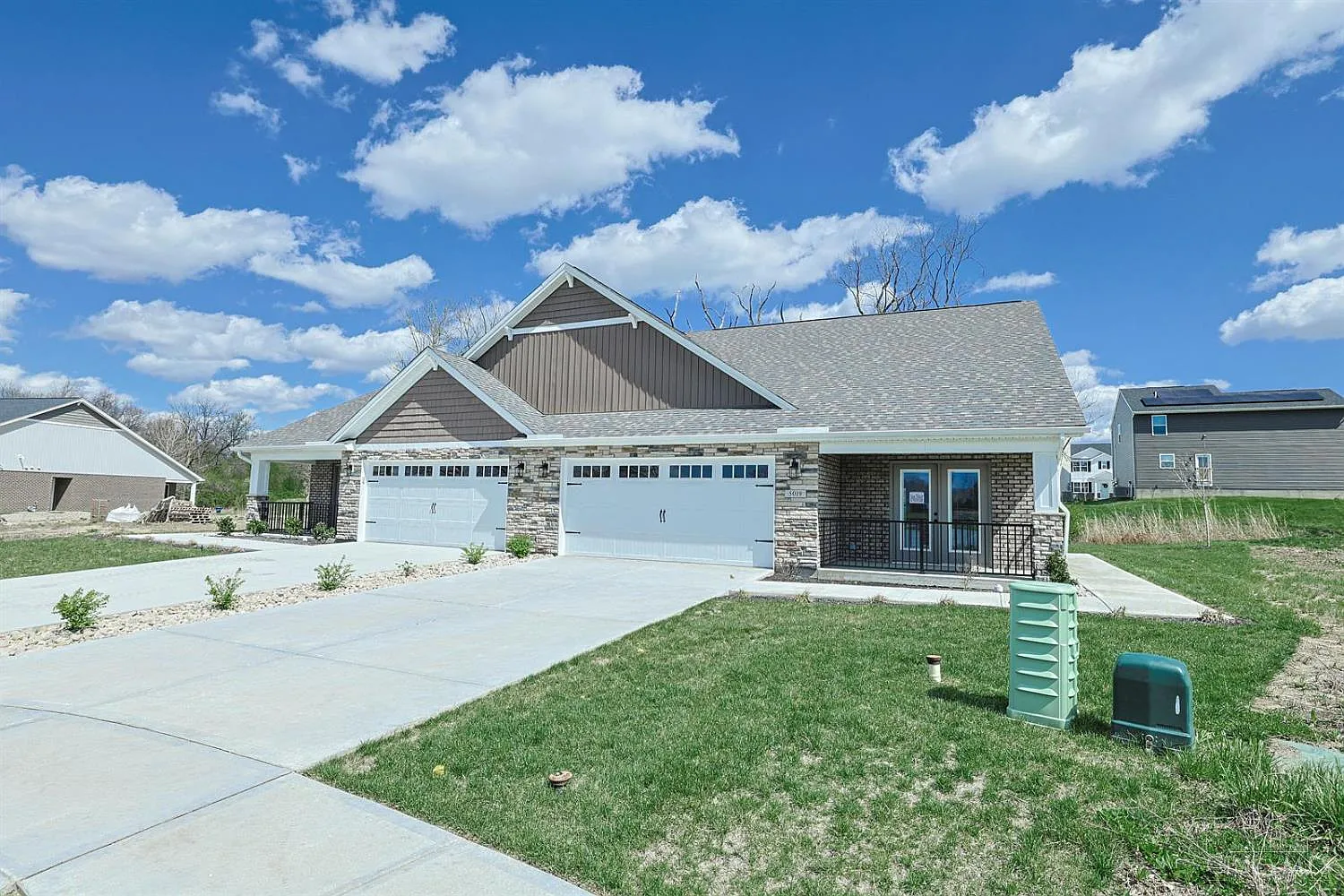 5019 Waterford Ln photo 1