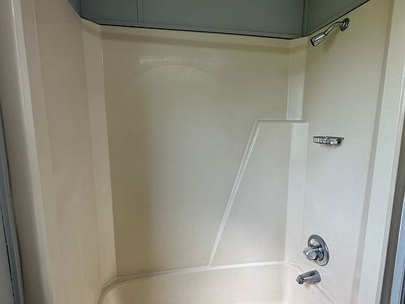 5th image of 155 Valentine Dr