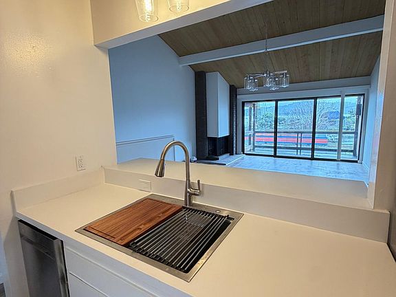 5th image of 330 Johnson St #306-308423