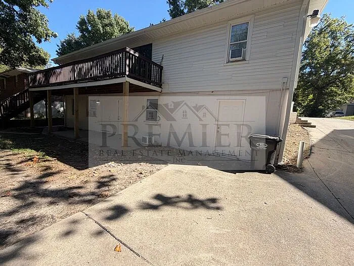 2 bed, 1.0 bath, $1,250 — Photo 2