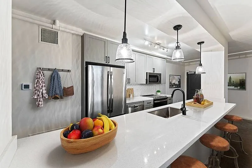 Arrive Broadway Lofts — Photo 2
