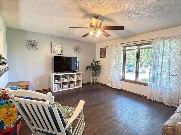 3rd image of 809 Prospect Ave