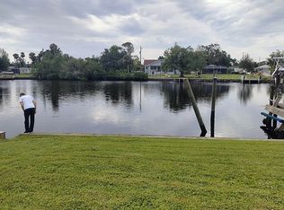 1285 Thompson St, North Fort Myers, FL 33903