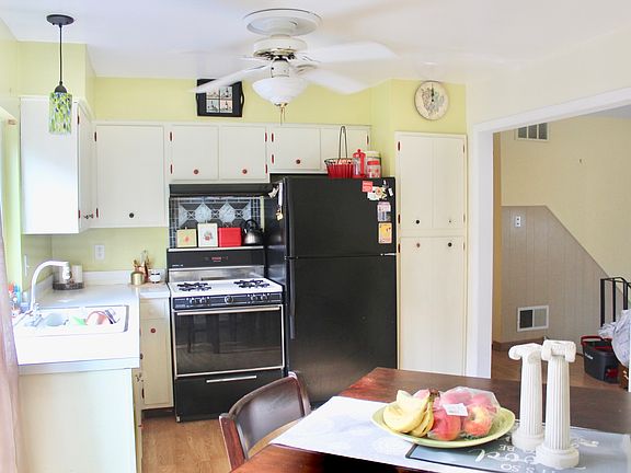 2nd image of 109 Monterey Dr