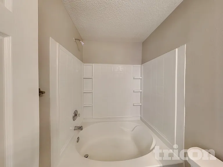 901 Skywatch Ln — Photo 13