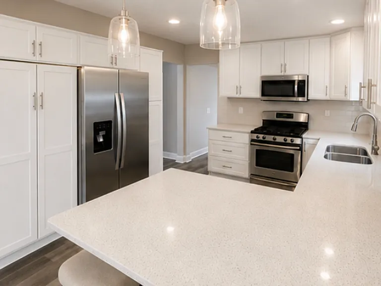 1115 Maxwell St — Photo 2