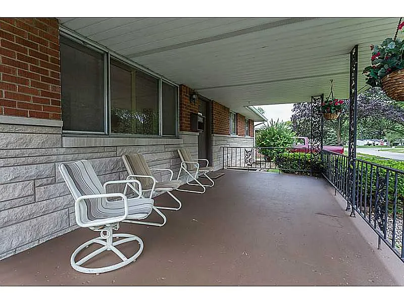 2441 Mann Dr photo 1