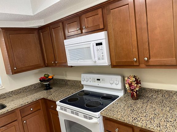 4th image of 11416 Bedford Oaks Dr