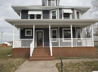 406 Congress St, Golden, IL 62339