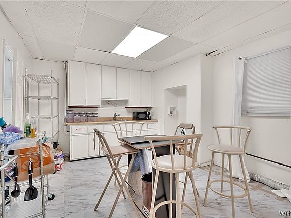 5th image of 131 Lemon St