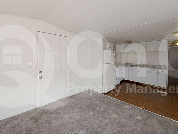 3rd image of 229 N Palm St Trlr 6