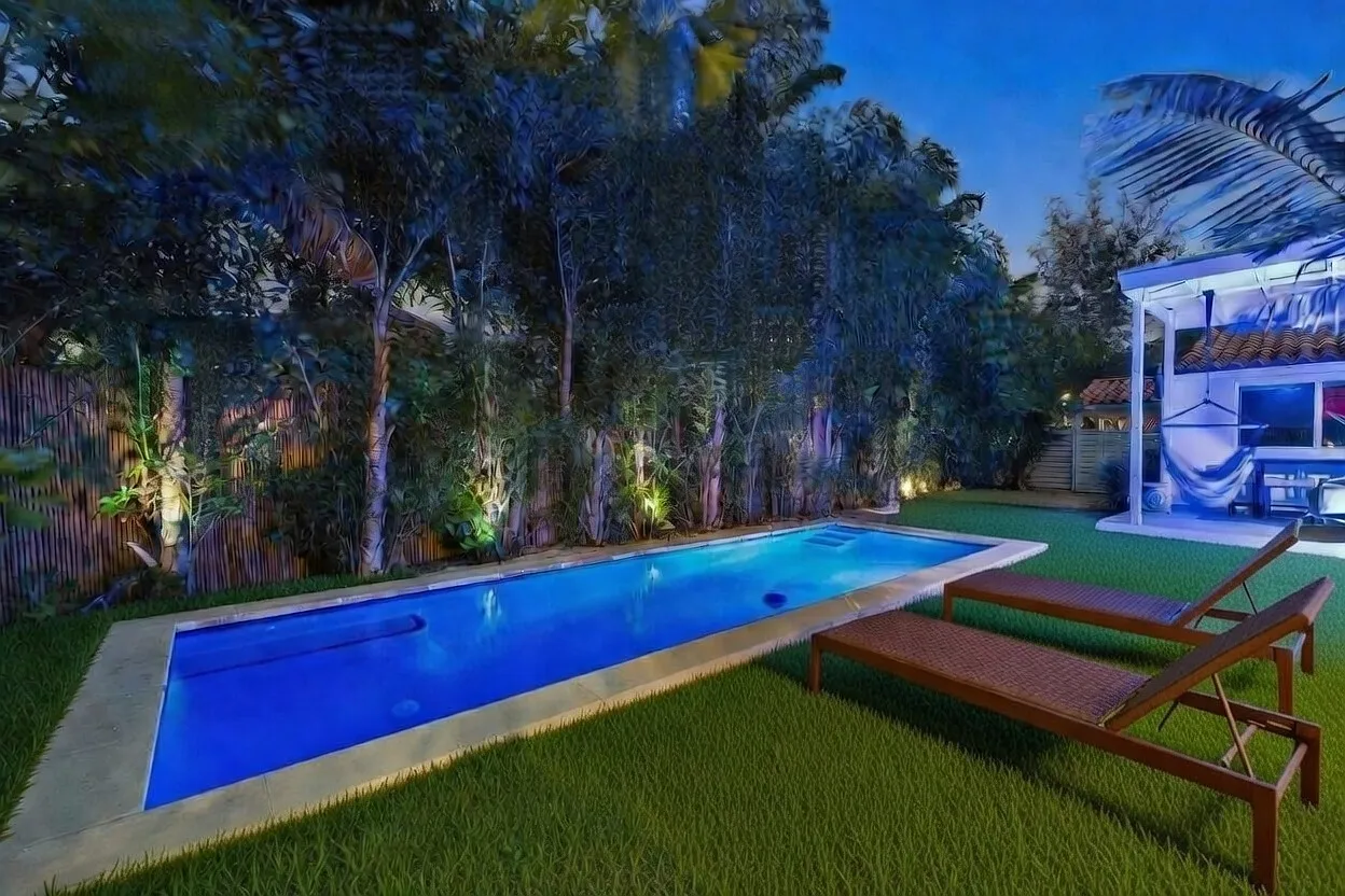 5 bed, 3.5 bath, 2500 sqft, $12,000 — Photo 2