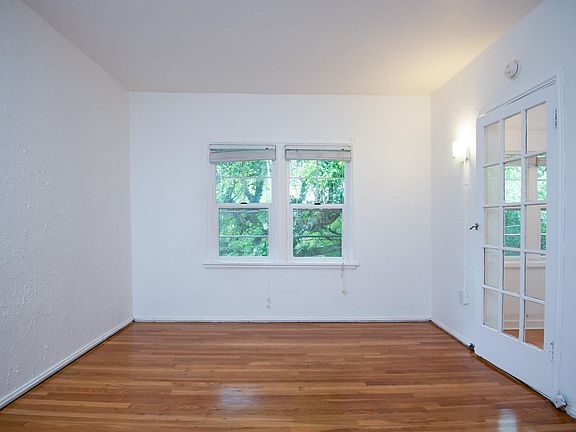 5th image of 411 NE 22nd Ave APT 22