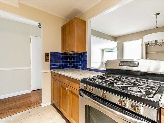 4th image of 67-107 Burns St #2