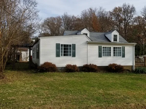 17421 Tripoli Blvd, Dumfries, VA 22026