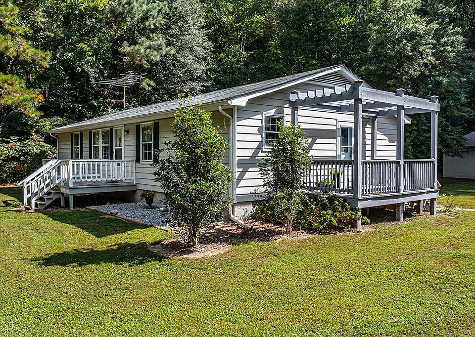 1st image of 563 Coachpoint Rd