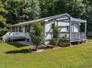 563 Coachpoint Rd, Hartfield, VA 23071