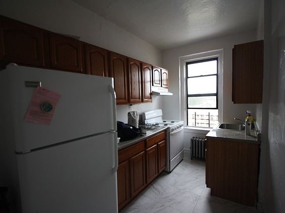 5th image of 885 E 38th St APT 61