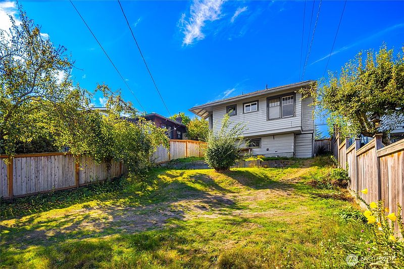 5th image of 2570 5th Avenue W