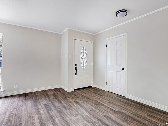 3rd image of 1006 MELISSA DR