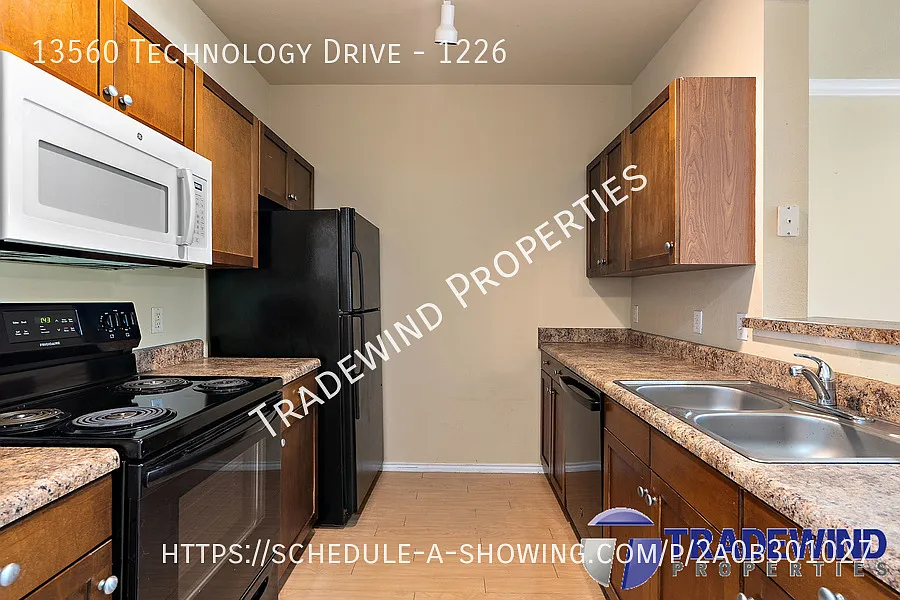 Great 1 Bed 1 Bath Condo — Photo 2
