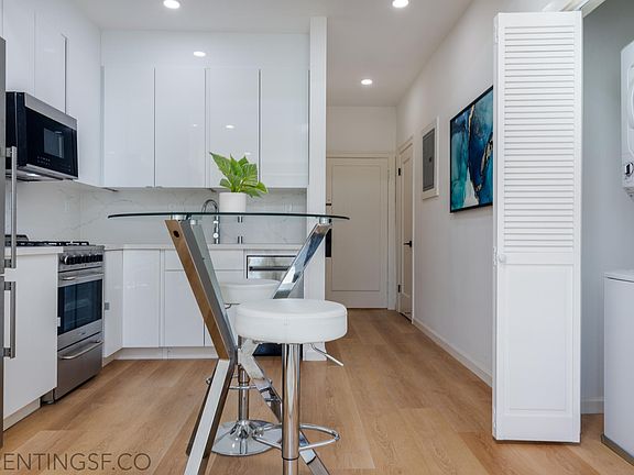 3rd image of 3100 Gough St #204