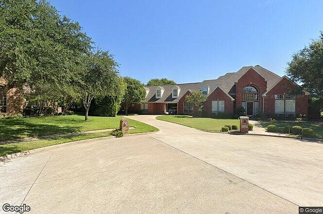 1st image of 201 Carriage Hill Ln