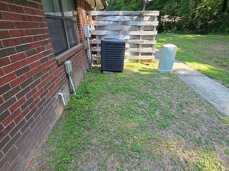 204 Druid St — Photo 4
