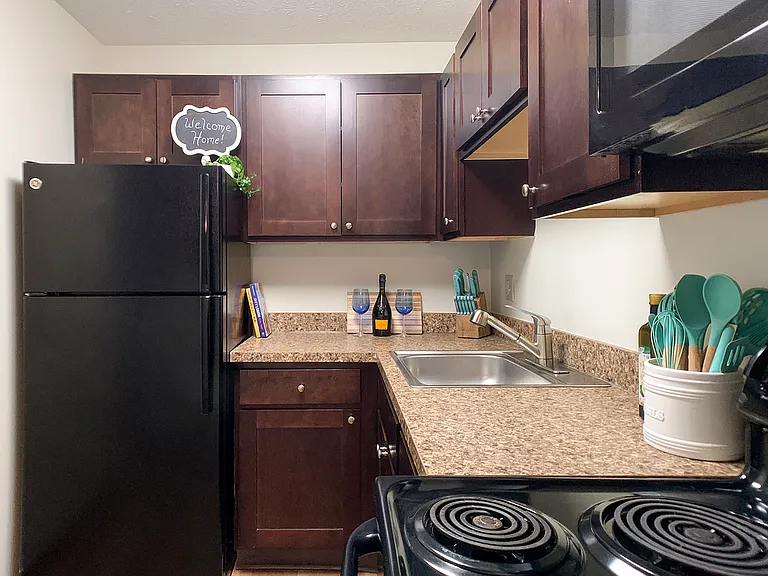 Pine Ridge Apartments — Photo 23