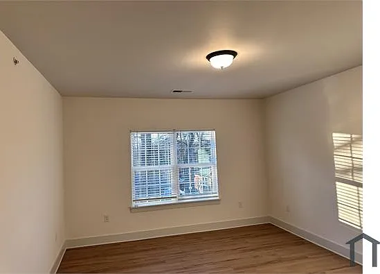 3511 Markland Dr — Photo 7