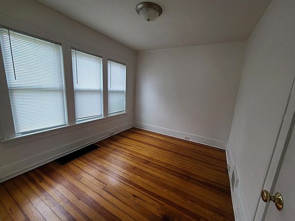 2nd image of 609 S 34th St